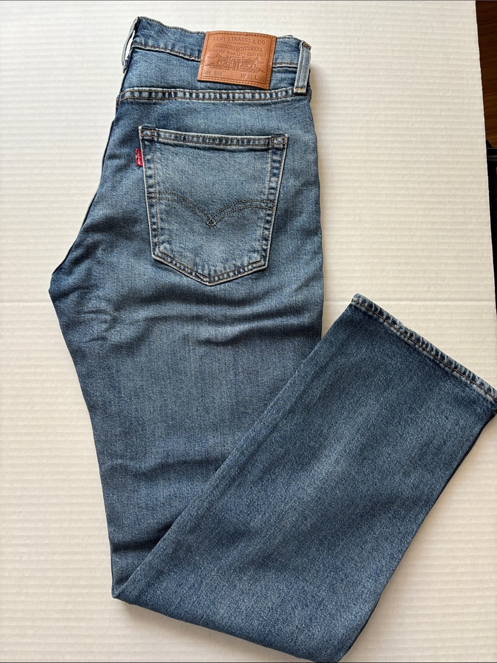 Levi's 514 Men's Light-Medium Blue Straight Jeans